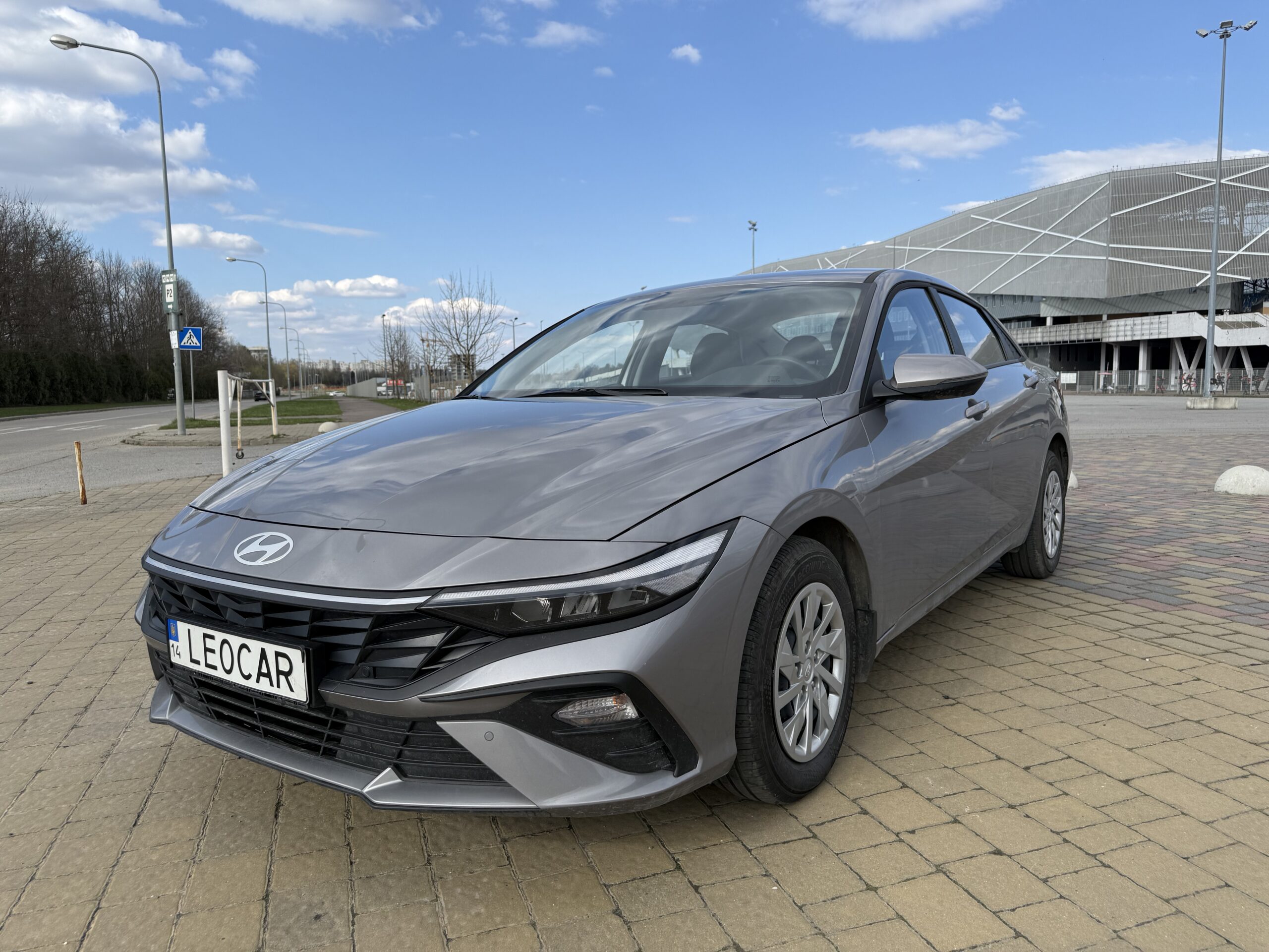 Hyundai Elantra-hover