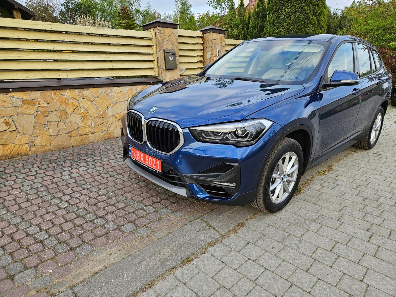 BMW X1 2022-hover