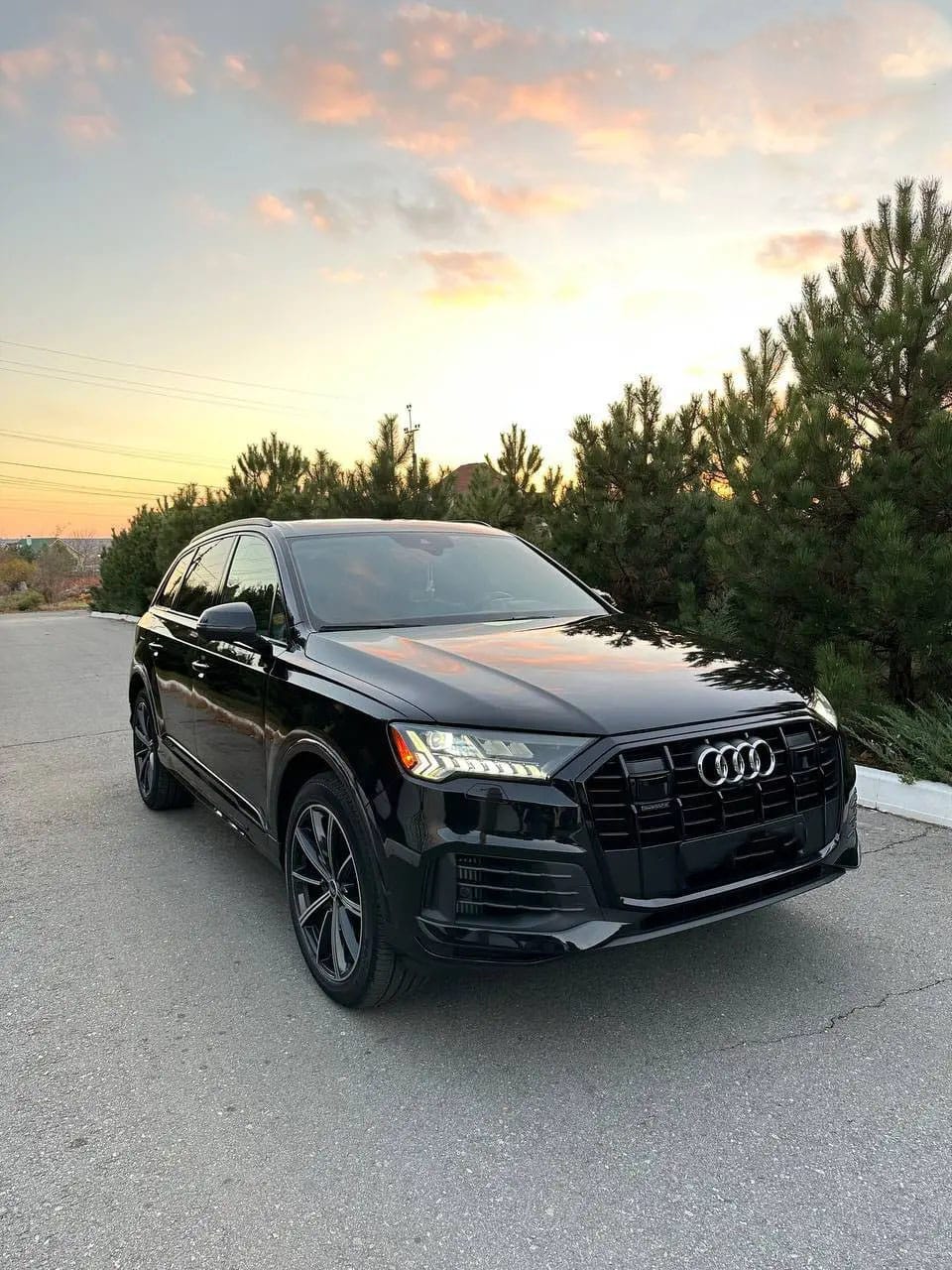 Audi Q7-hover